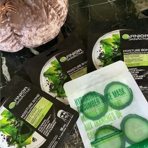 New 4 piece Garnier skinactive moisture bomb masks and sooae cucumber eye mask